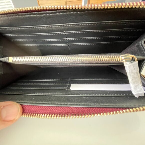 Emporio Armani Dark Red/Black Leather Unisex Ziparound Wallet, Y3H171 8AHOC - Picture 5 of 12